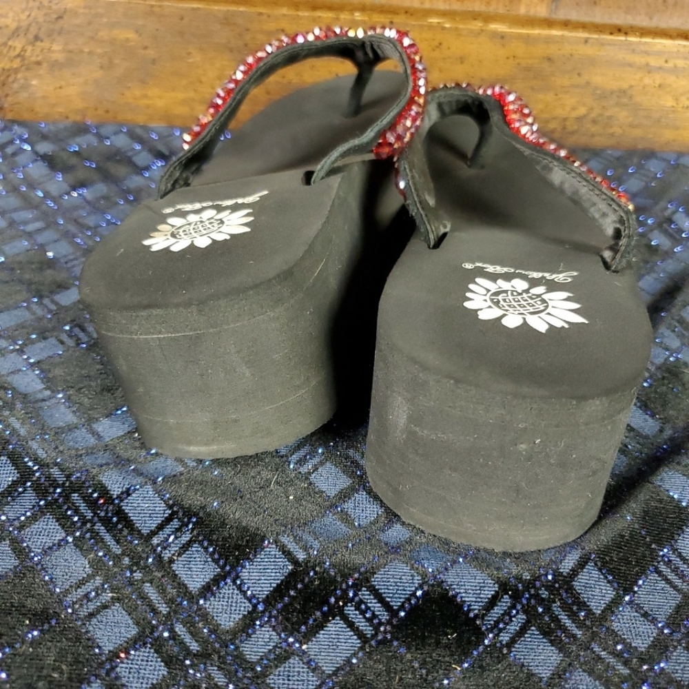 Yellow Box wedges sandals Sz 7 black red - Picture 3 of 7